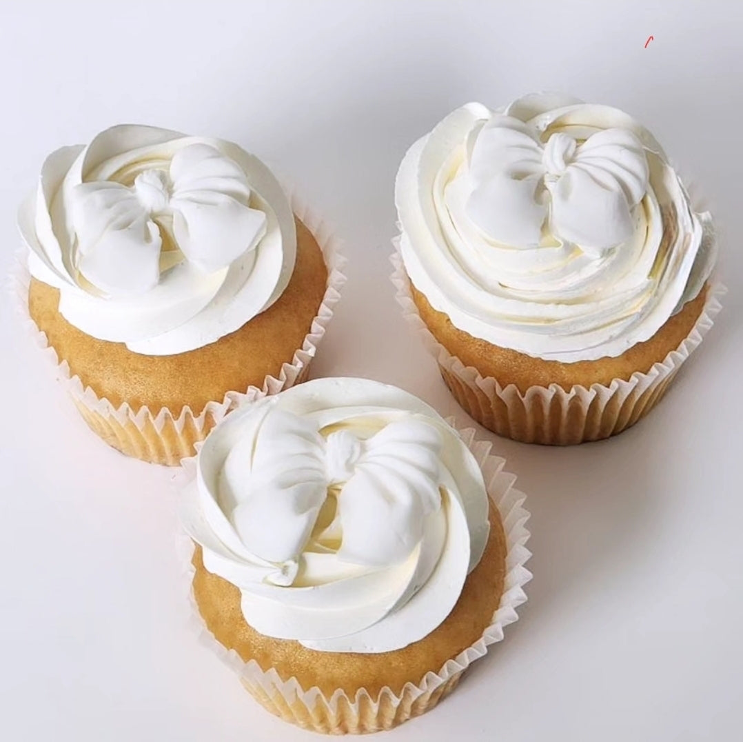 Bow Cupcakes (White)