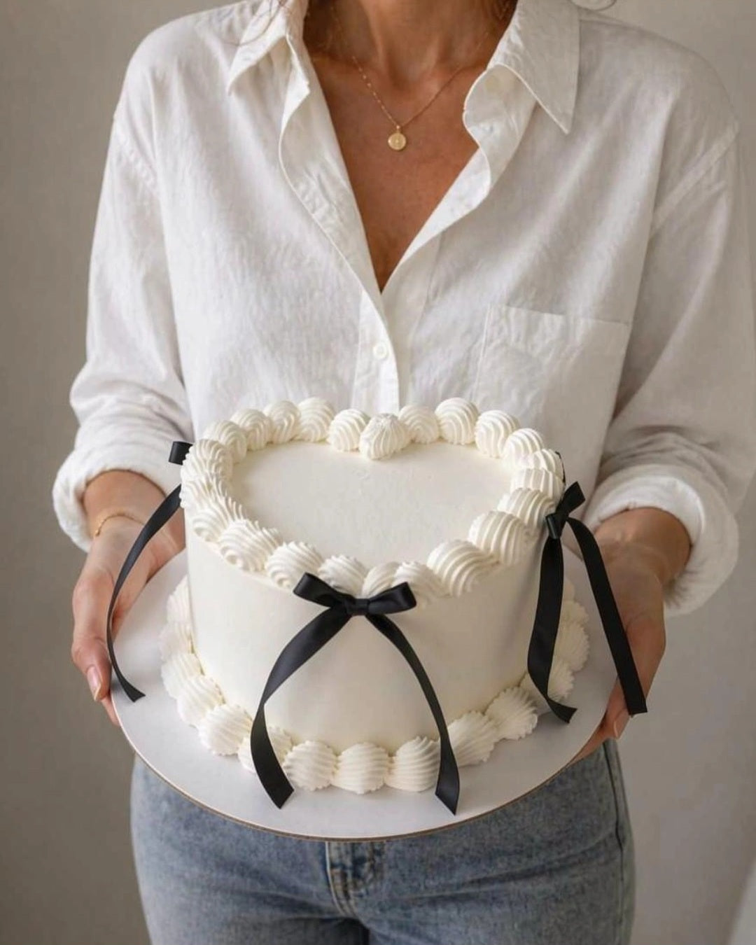 Classic Heart Cake (Black bow)